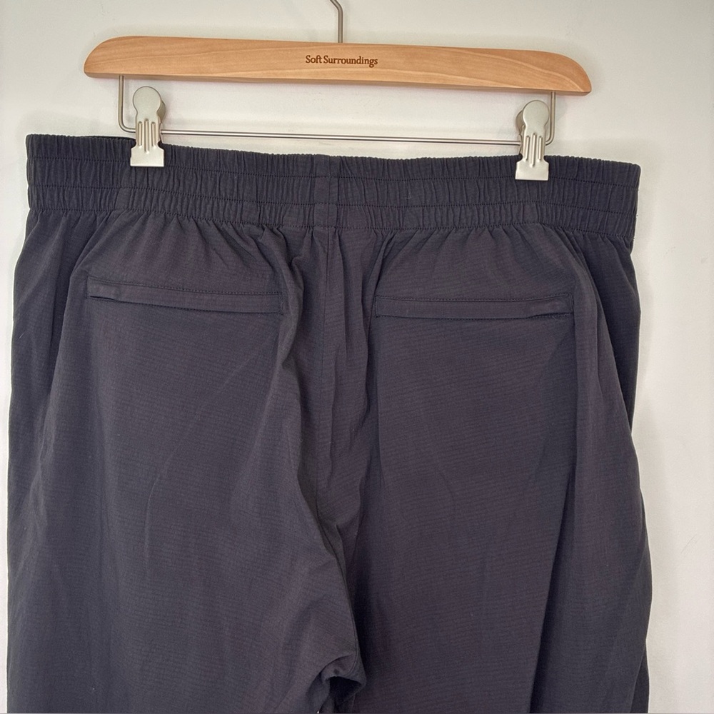 Athleta Mod Trekkie Crop Pant Women's 16 Black Mid Rise Stretch Waist Zip Ankle - Picture 7 of 10
